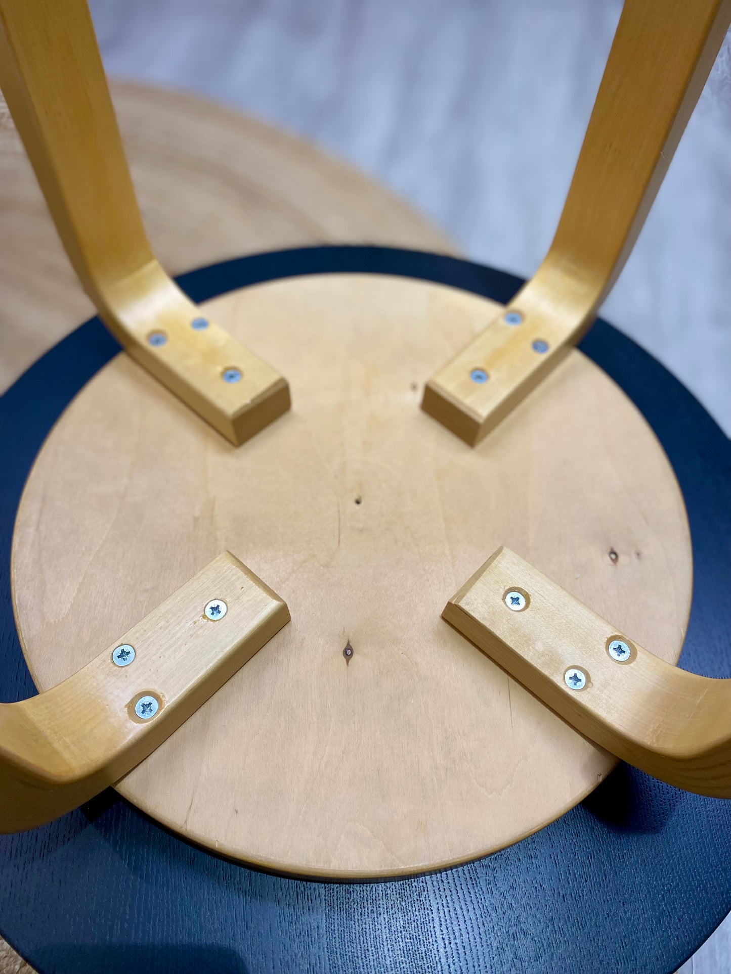 Artek Aalto jakkara E60