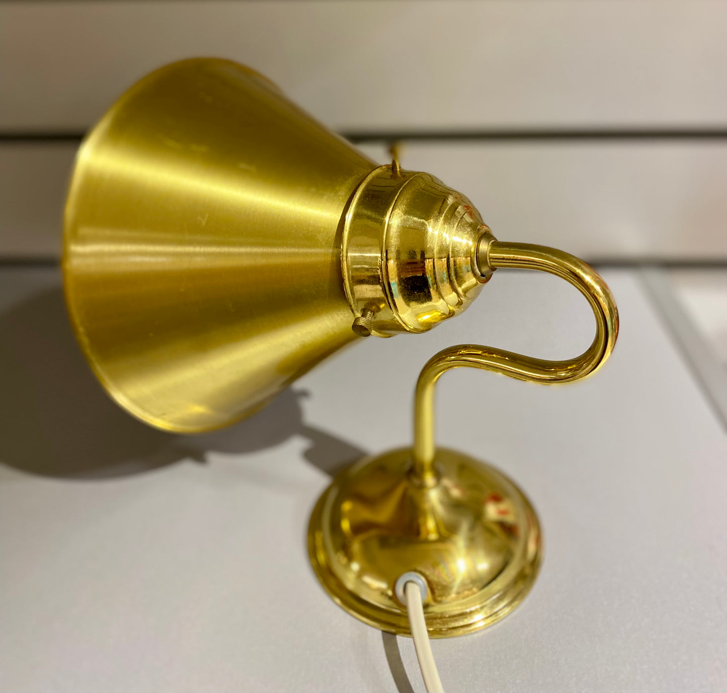 Davids Lampe, seinävalaisin/ -lampetti