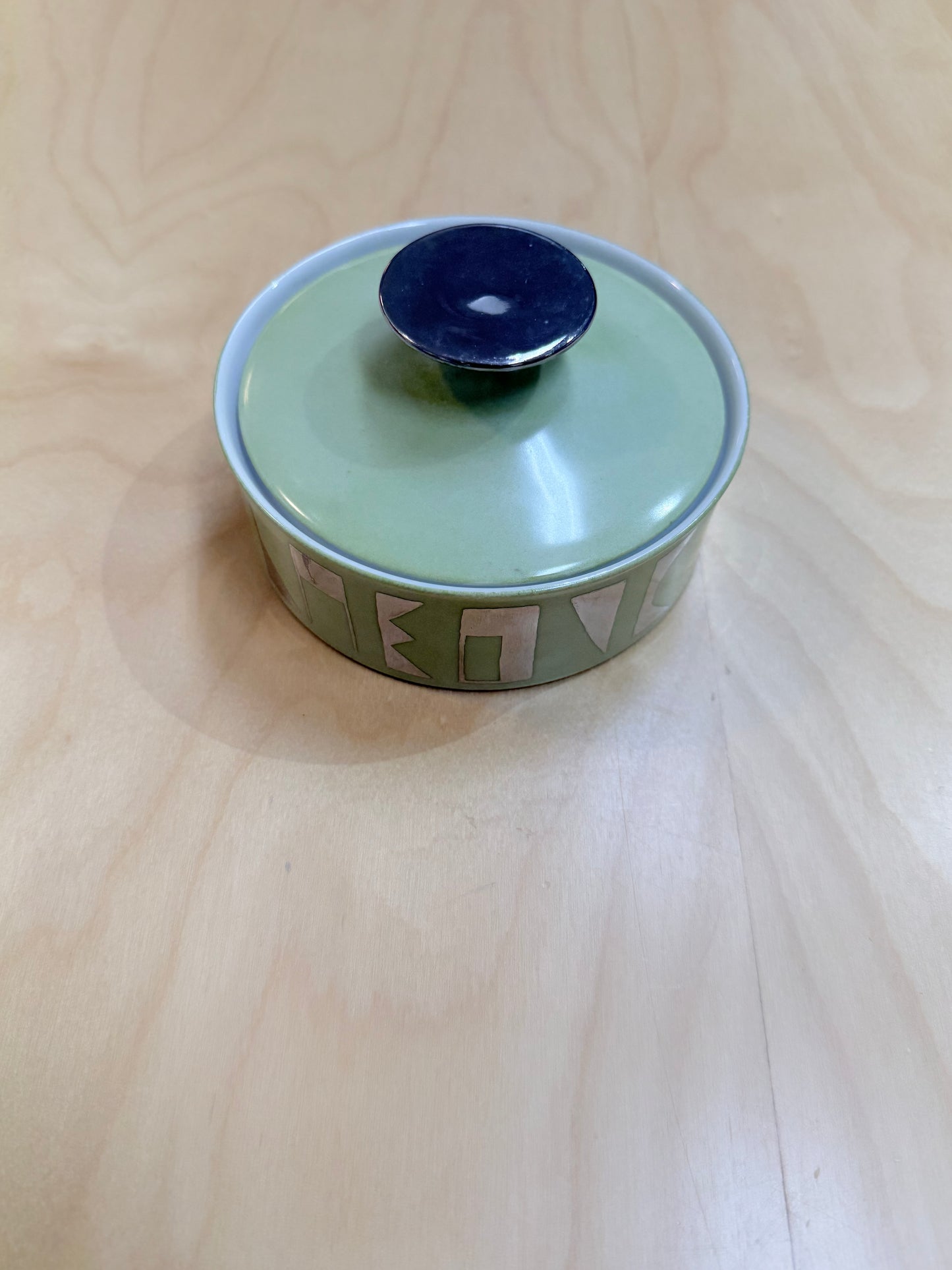 Thomas Porcelain, kannellinen posliiniastia