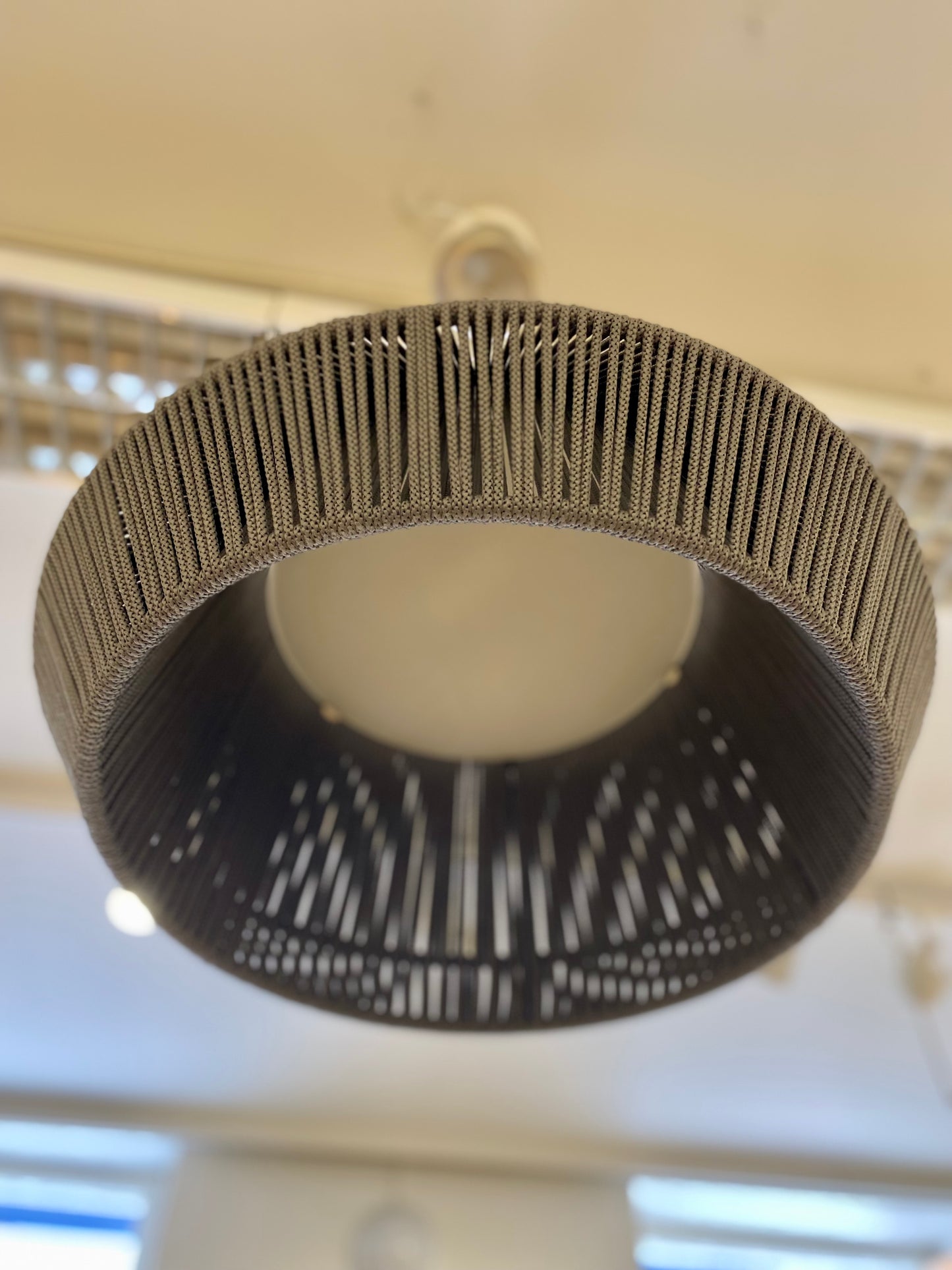 Ole Lighting, Banyo -riippuvalaisin