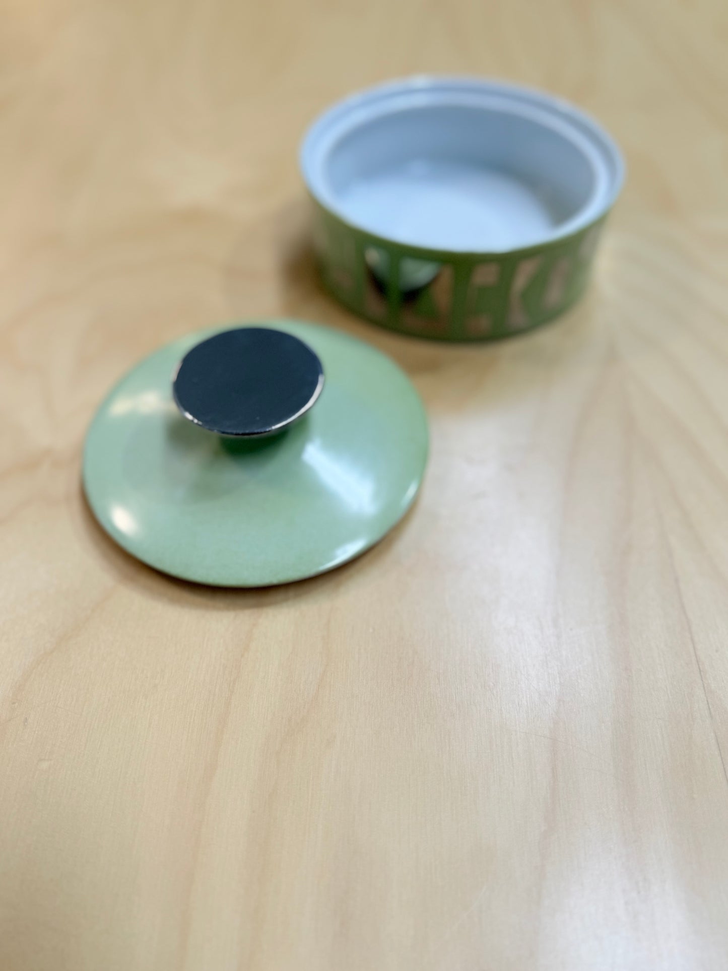 Thomas Porcelain, kannellinen posliiniastia