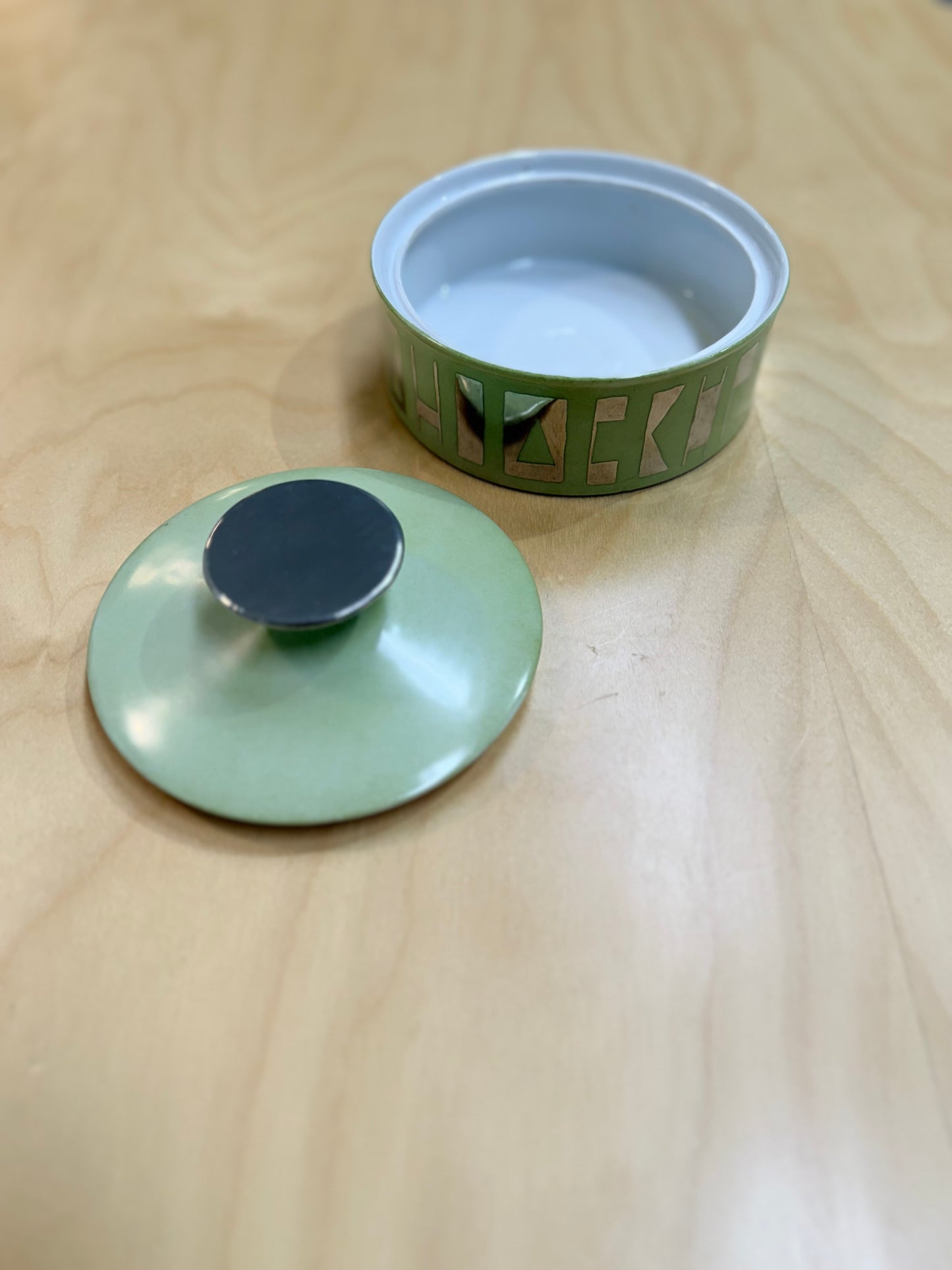 Thomas Porcelain, kannellinen posliiniastia