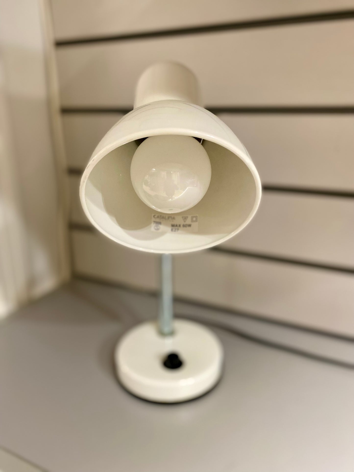 Retro pöytävalaisin