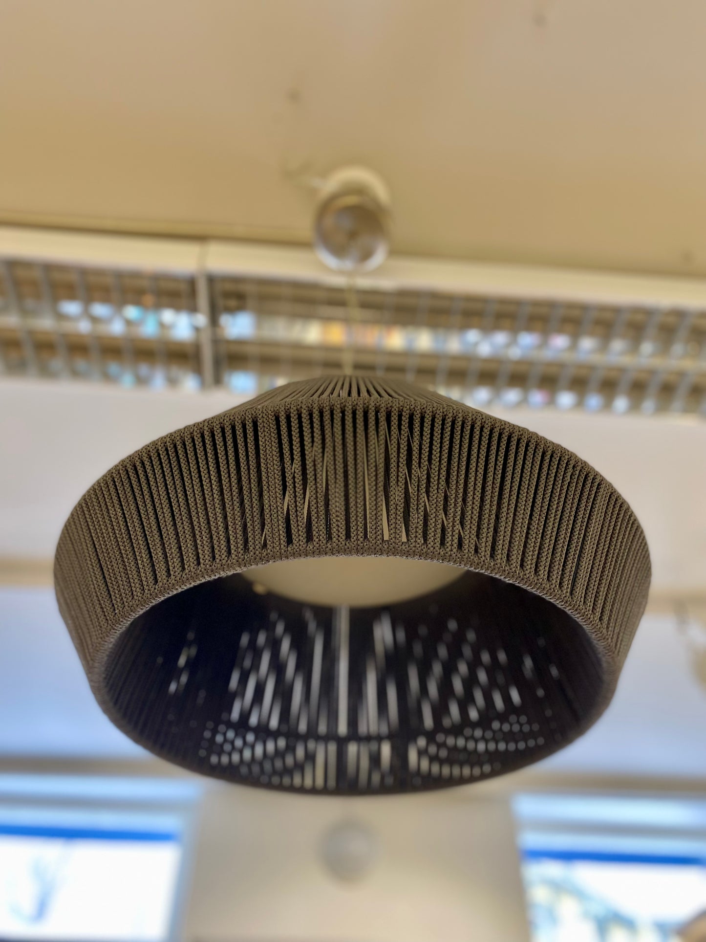 Ole Lighting, Banyo -riippuvalaisin