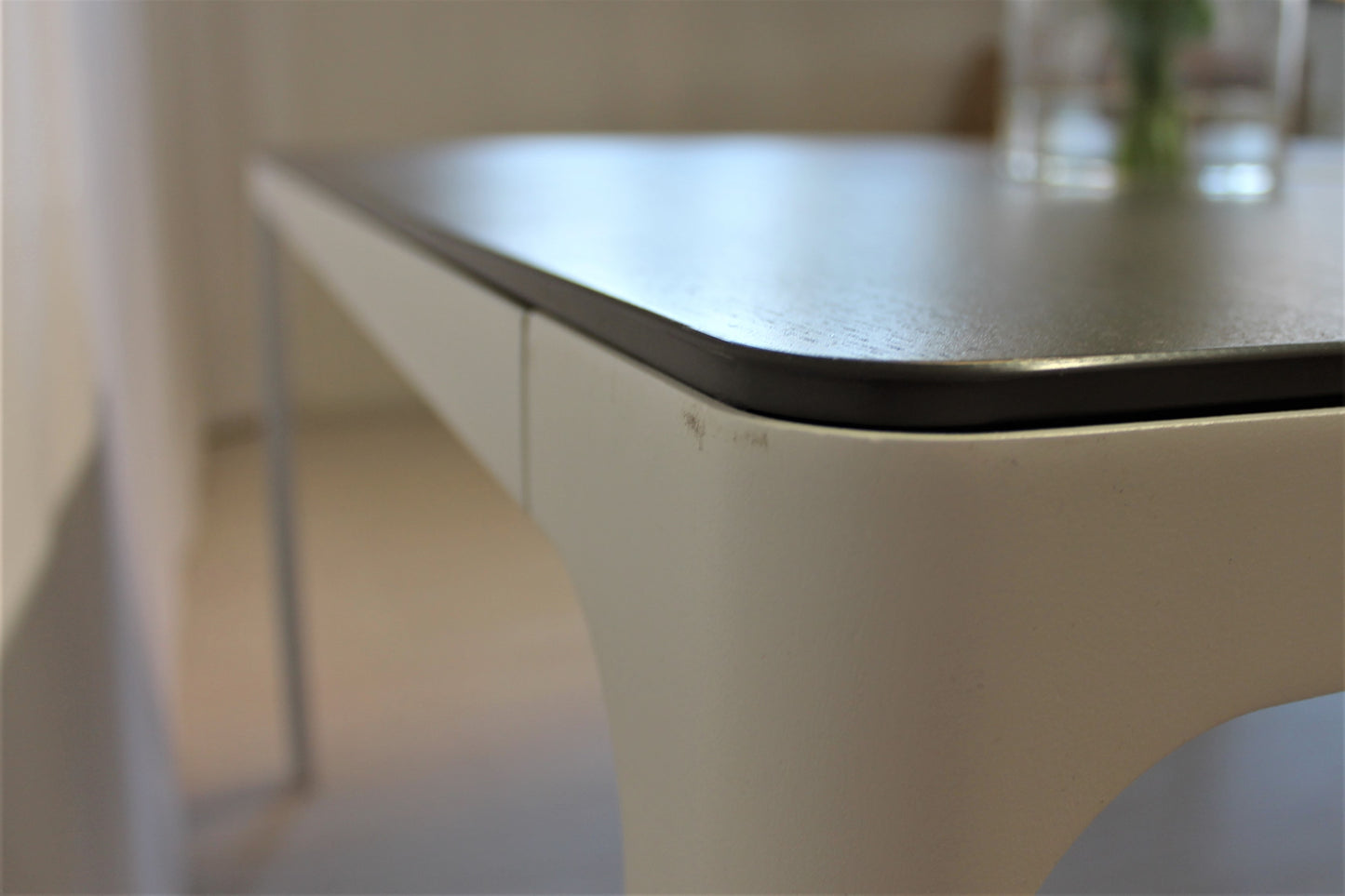 Ikea Bekant neuvottelupöytä