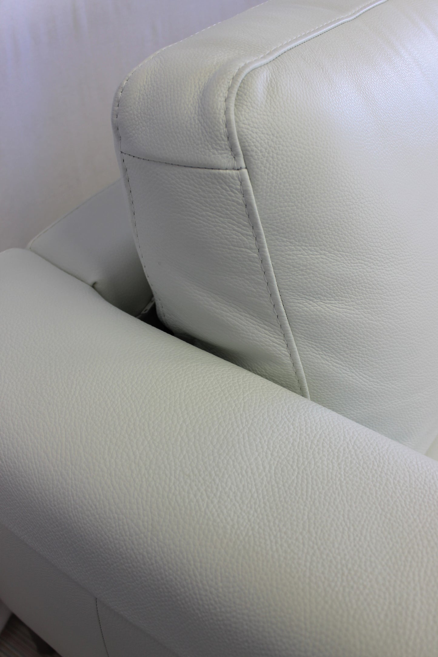 Natuzzi Editions Sollievo nahkasohva, valkoinen
