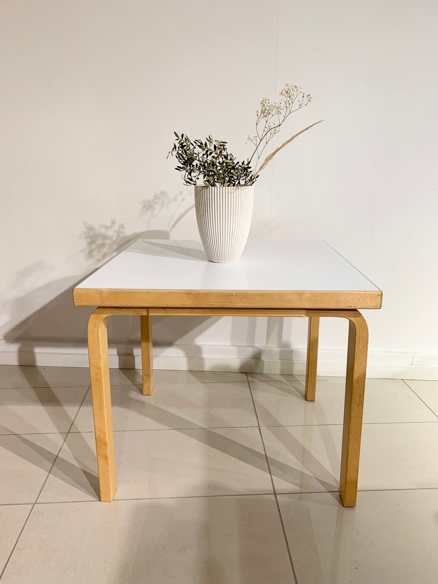 Artek sohvapöytä koivu, valkoinen linoleum