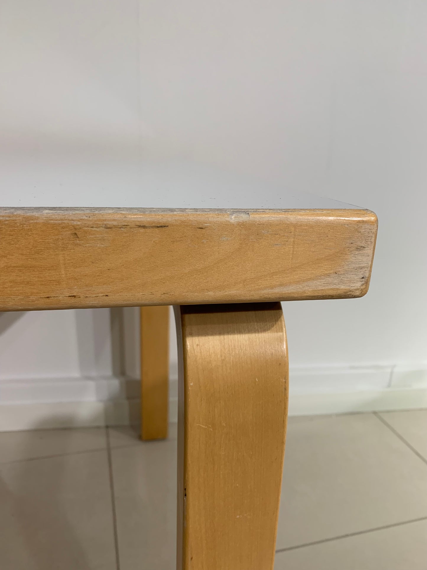 Artek sohvapöytä koivu, valkoinen linoleum