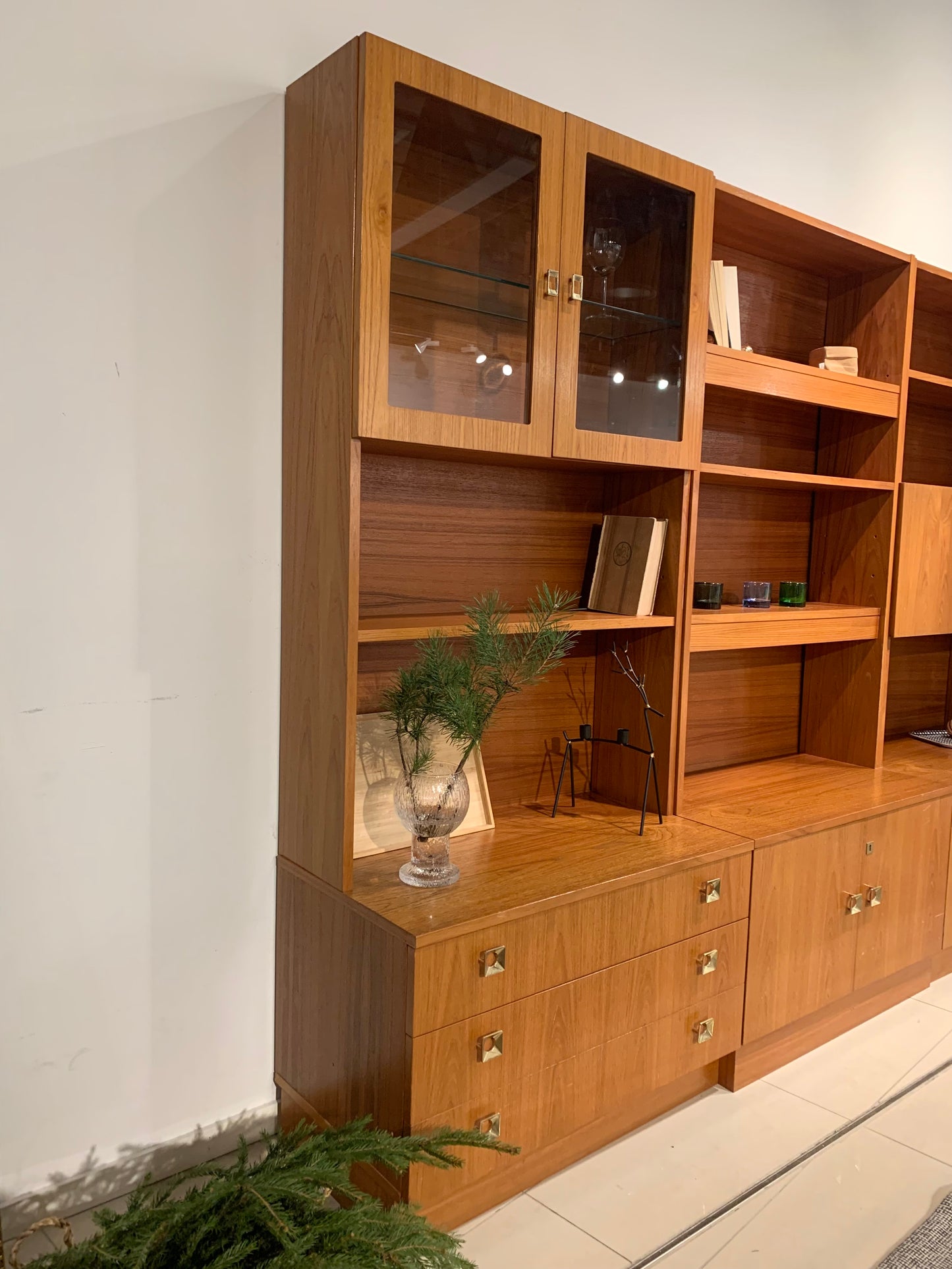 3-osainen teak kirjahylly/vitriini kokonaisuus