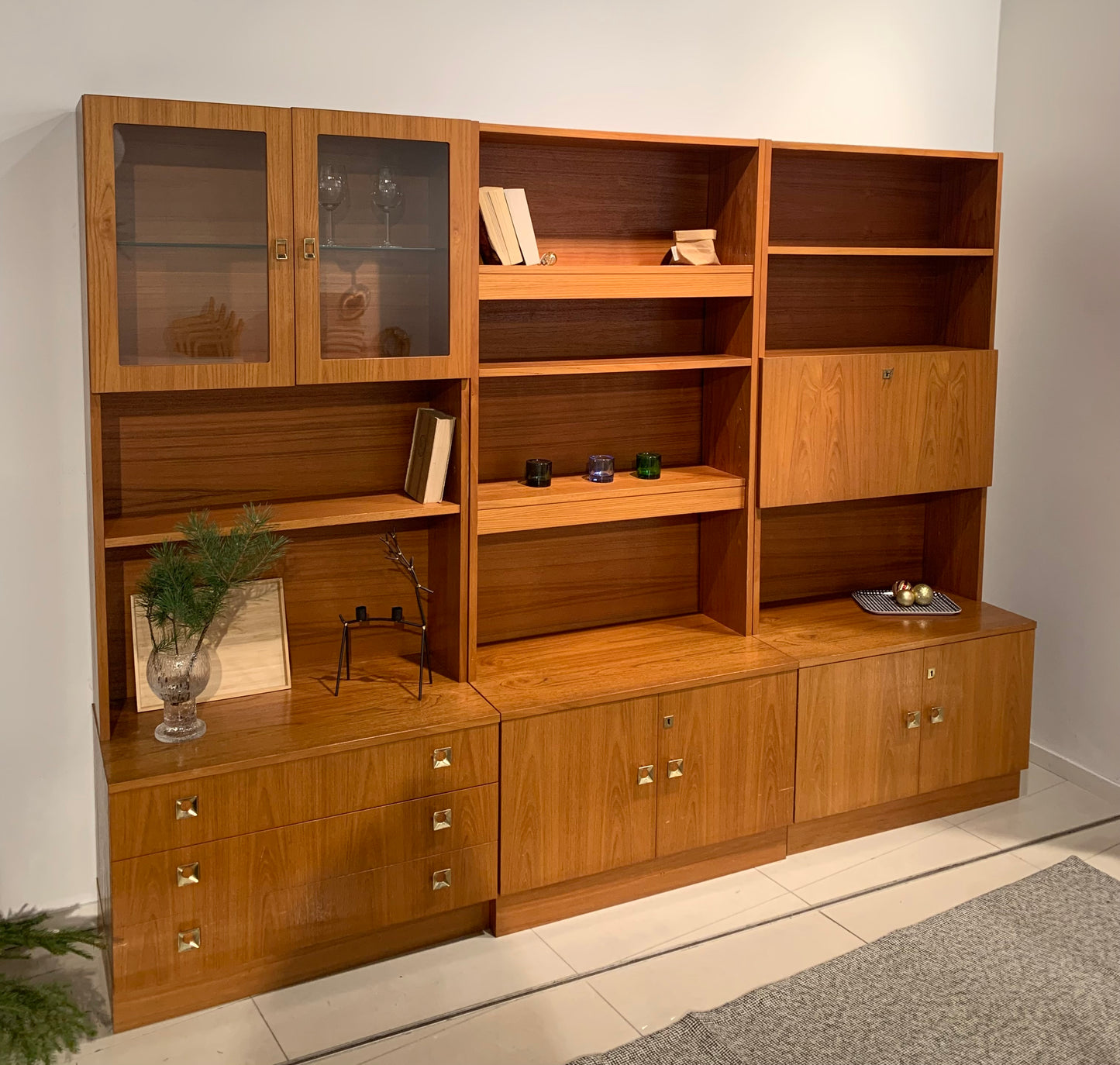 3-osainen teak kirjahylly/vitriini kokonaisuus