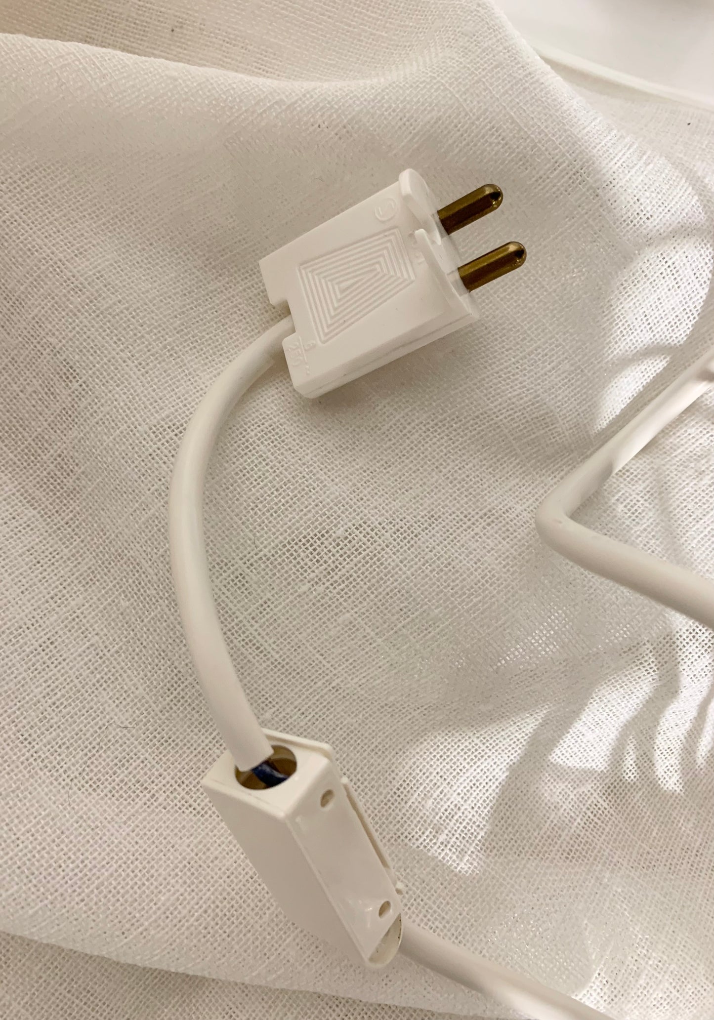 Yki Nummi Kuplat 400 riippuvalaisin