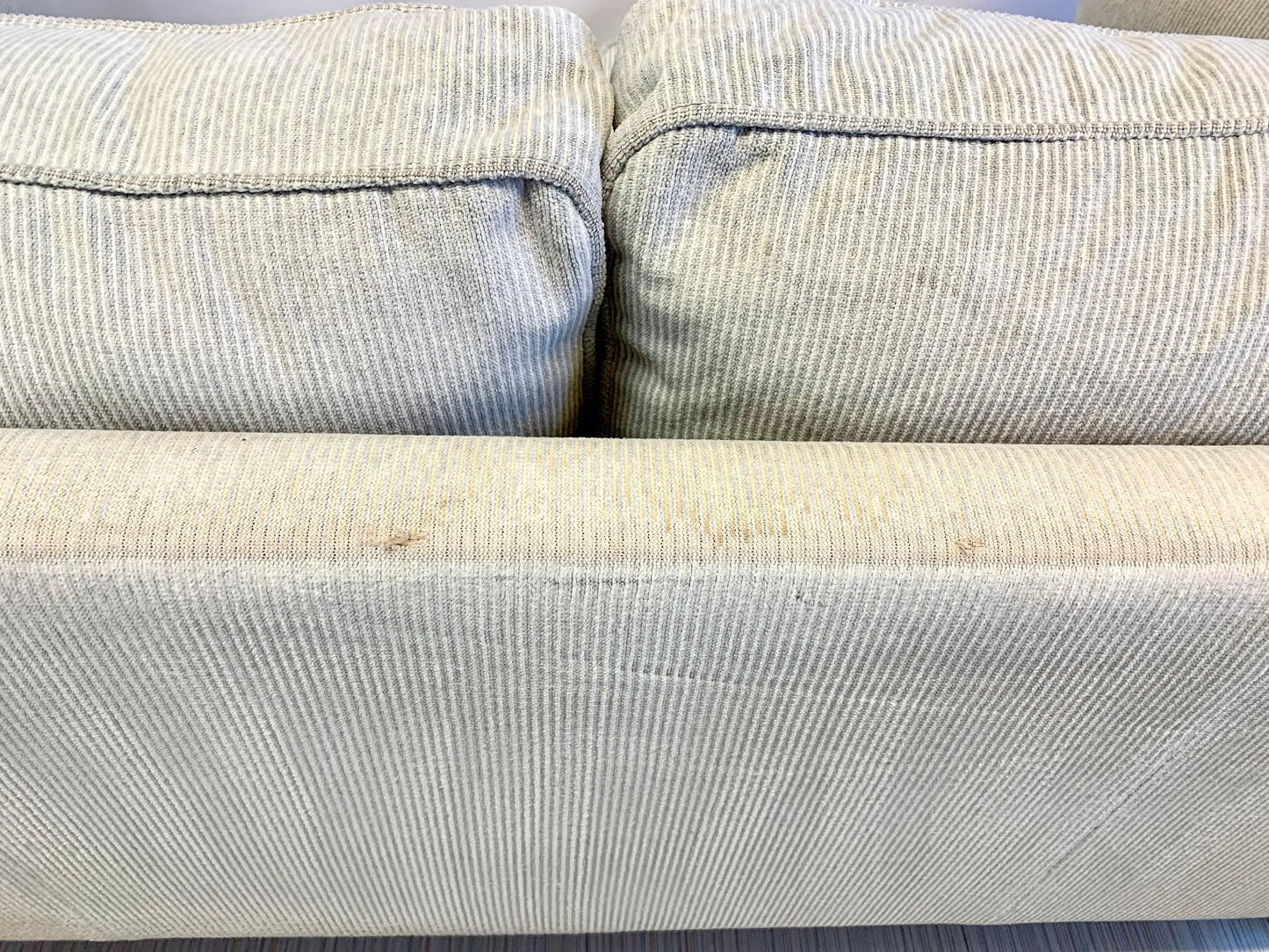 Vakosamettinen 2-istuttava sohva
