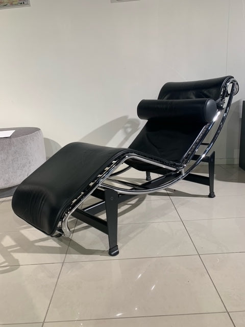 LC4 tyylin lounge chair